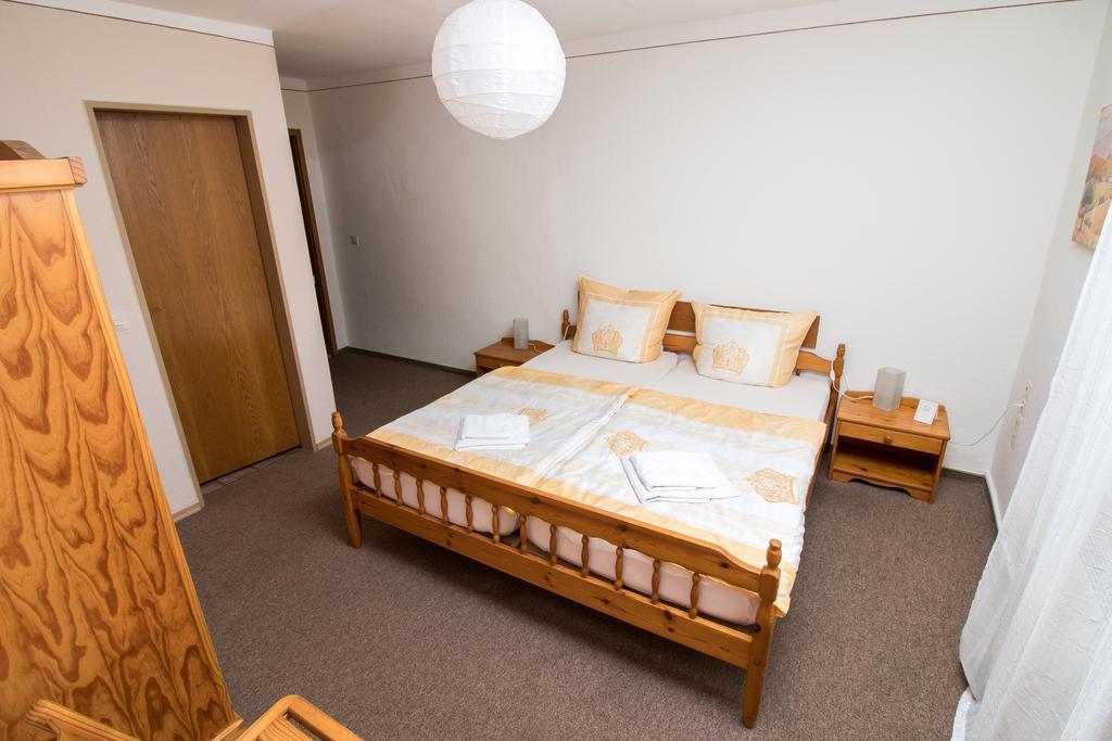 Hotel Garni Krone Зенден Номер фото